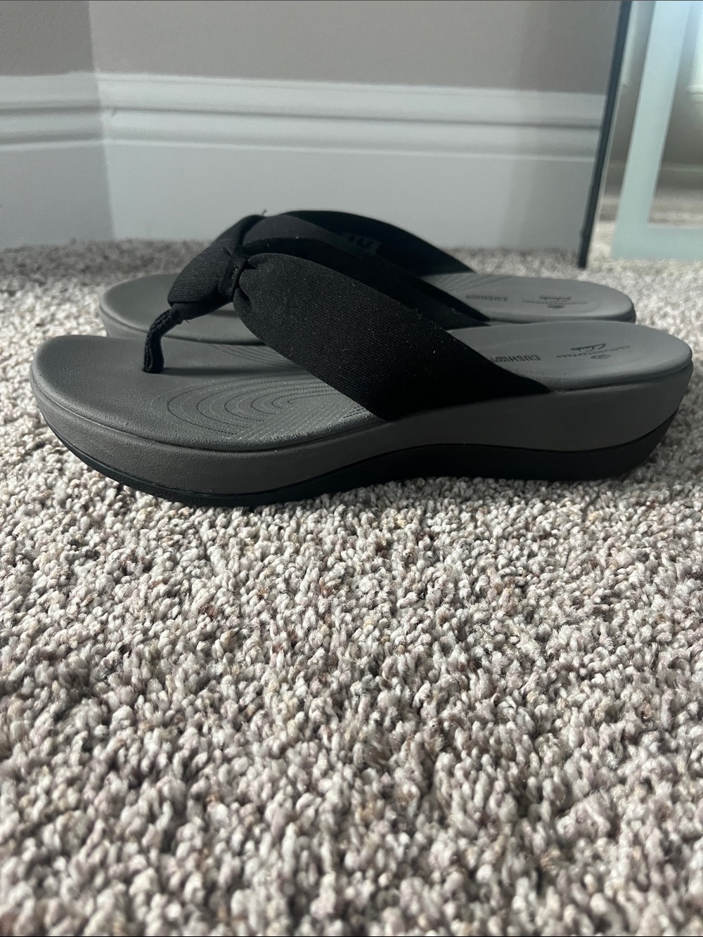 Clarks Cloudsteppers Women's Black Sandals - Size 8 - Picture 5 of 7